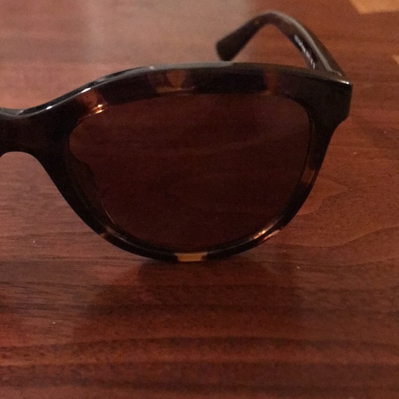 Women’s Coach sunglasses excellent condition main image 12